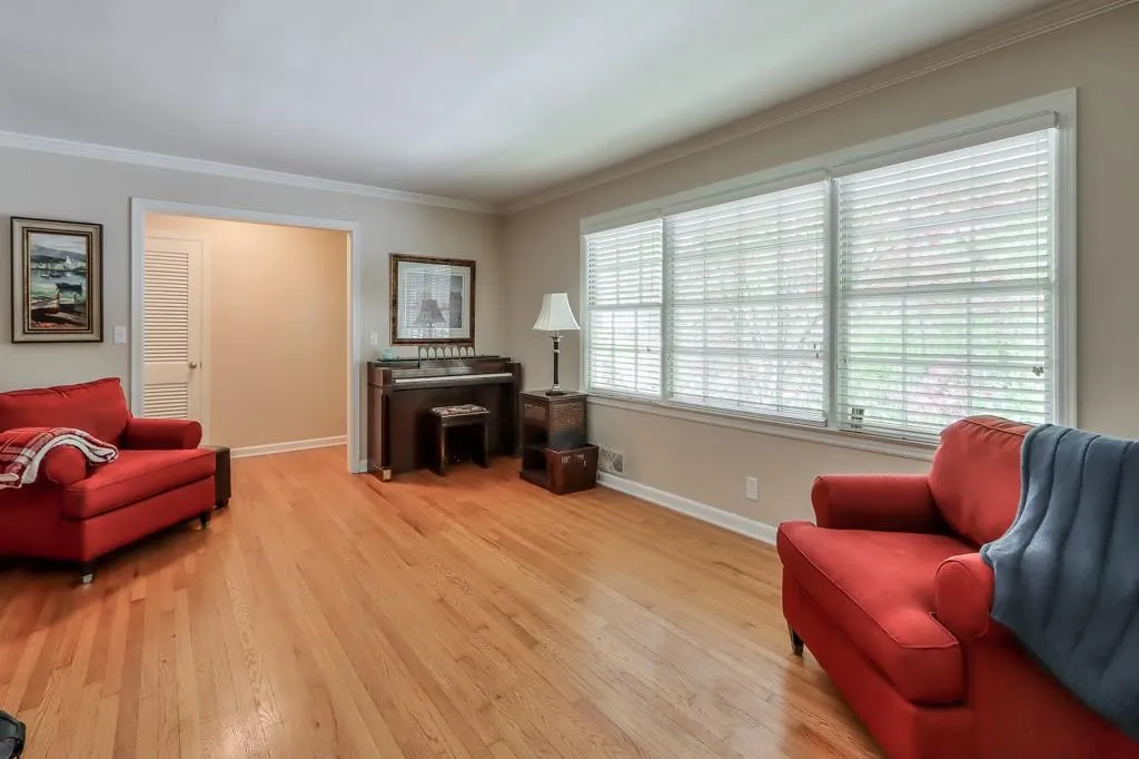 525 Carol Way Nw, Sandy Springs, Georgia 30327, 4 Bedrooms Bedrooms, ,3 BathroomsBathrooms,Residential,Sold,525 Carol Way Nw,7026197