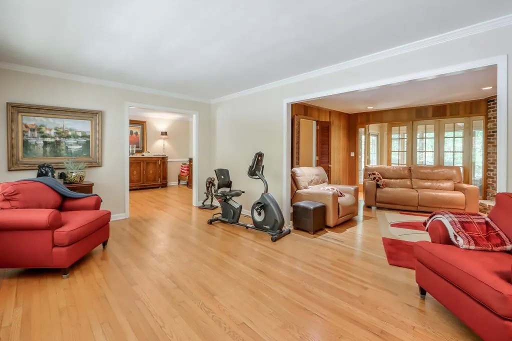 525 Carol Way Nw, Sandy Springs, Georgia 30327, 4 Bedrooms Bedrooms, ,3 BathroomsBathrooms,Residential,Sold,525 Carol Way Nw,7026197