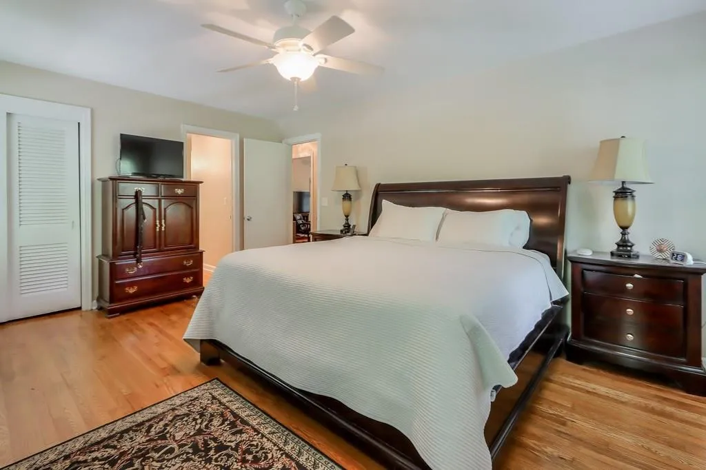 525 Carol Way Nw, Sandy Springs, Georgia 30327, 4 Bedrooms Bedrooms, ,3 BathroomsBathrooms,Residential,Sold,525 Carol Way Nw,7026197