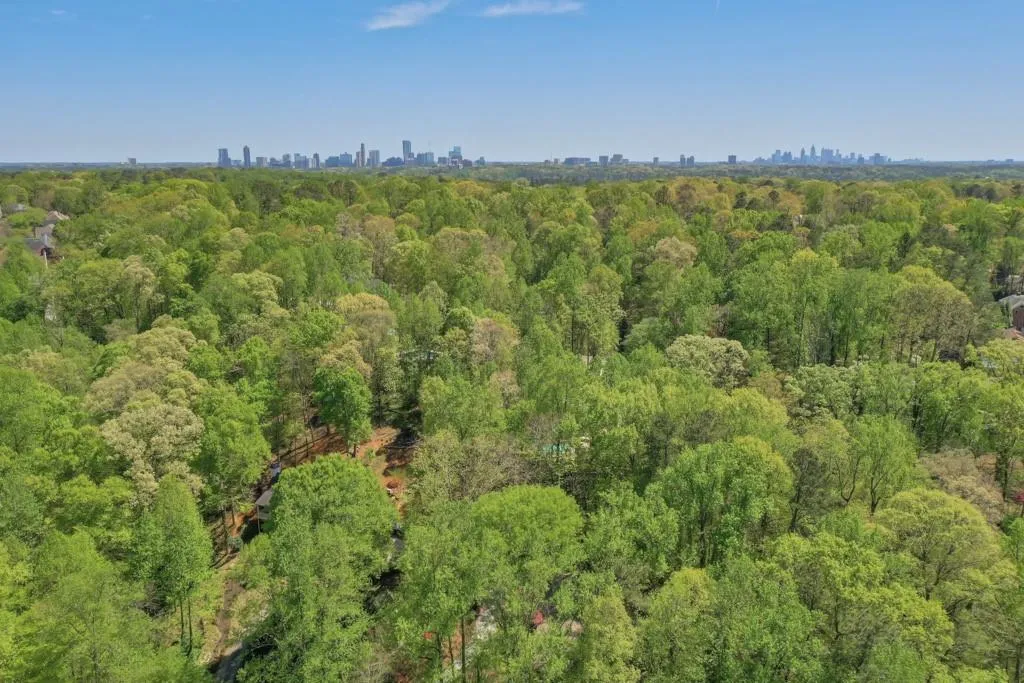 525 Carol Way Nw, Sandy Springs, Georgia 30327, 4 Bedrooms Bedrooms, ,3 BathroomsBathrooms,Residential,Sold,525 Carol Way Nw,7026197