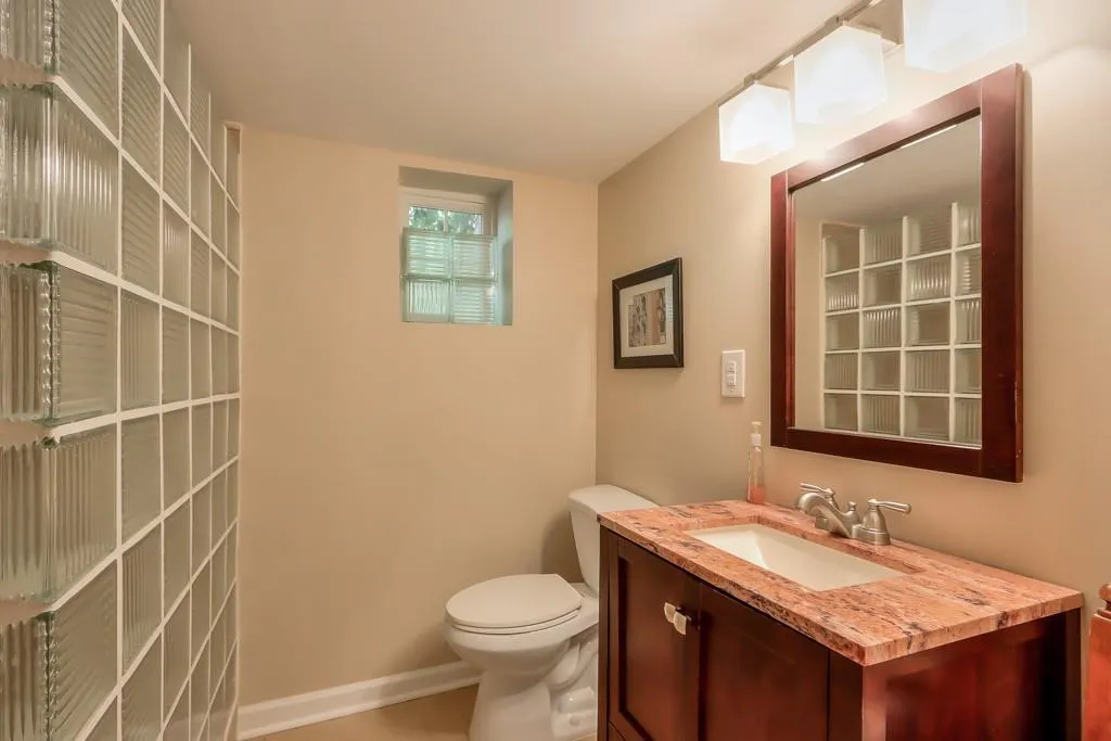 525 Carol Way Nw, Sandy Springs, Georgia 30327, 4 Bedrooms Bedrooms, ,3 BathroomsBathrooms,Residential,Sold,525 Carol Way Nw,7026197