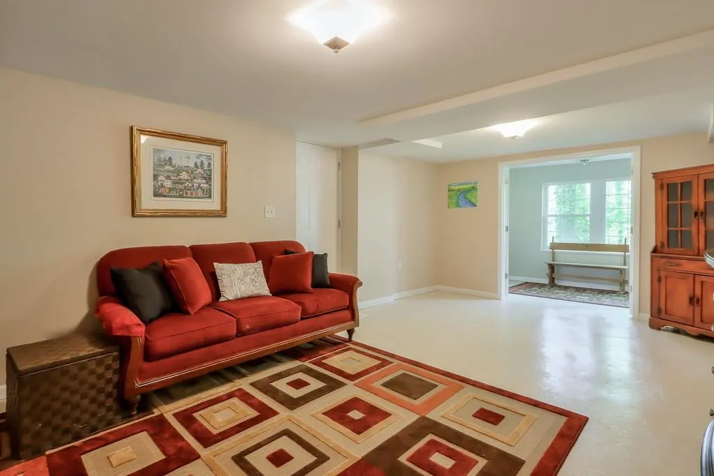 525 Carol Way Nw, Sandy Springs, Georgia 30327, 4 Bedrooms Bedrooms, ,3 BathroomsBathrooms,Residential,Sold,525 Carol Way Nw,7026197