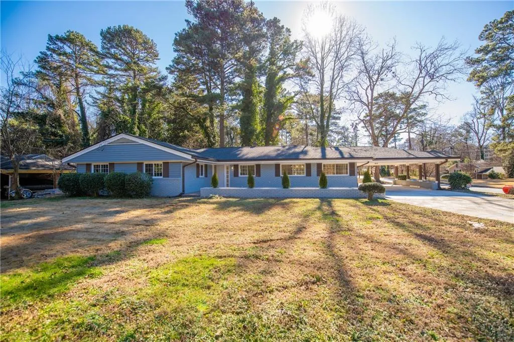 415 Hammond Drive, Sandy Springs, Georgia 30328, 3 Bedrooms Bedrooms, ,2 BathroomsBathrooms,Residential,Sold,415 Hammond Drive,6829925