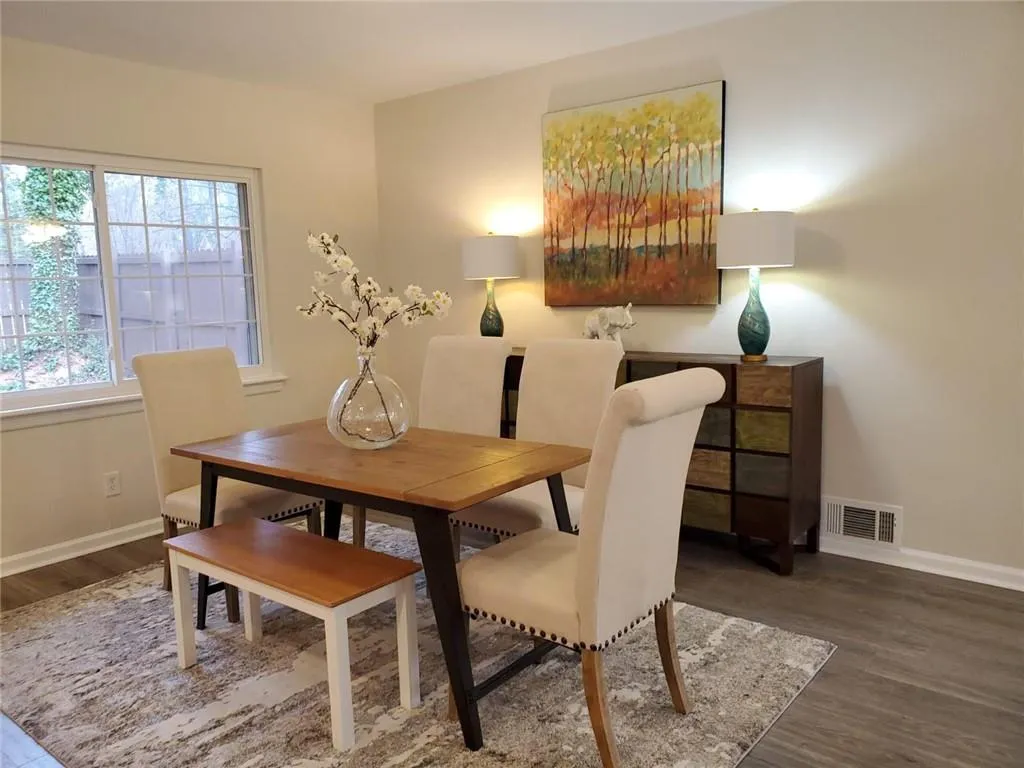 415 Hammond Drive, Sandy Springs, Georgia 30328, 3 Bedrooms Bedrooms, ,2 BathroomsBathrooms,Residential,Sold,415 Hammond Drive,6829925