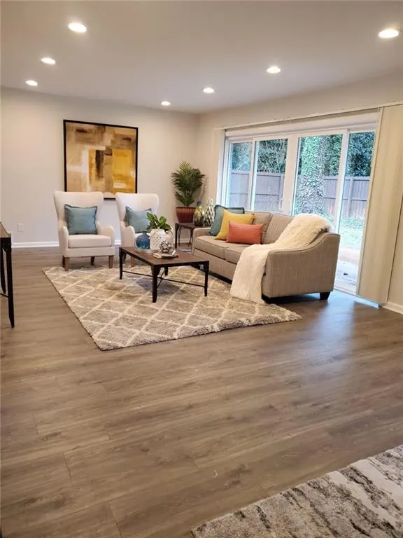 415 Hammond Drive, Sandy Springs, Georgia 30328, 3 Bedrooms Bedrooms, ,2 BathroomsBathrooms,Residential,Sold,415 Hammond Drive,6829925