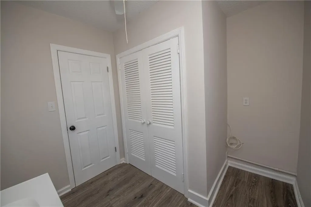 415 Hammond Drive, Sandy Springs, Georgia 30328, 3 Bedrooms Bedrooms, ,2 BathroomsBathrooms,Residential,Sold,415 Hammond Drive,6829925
