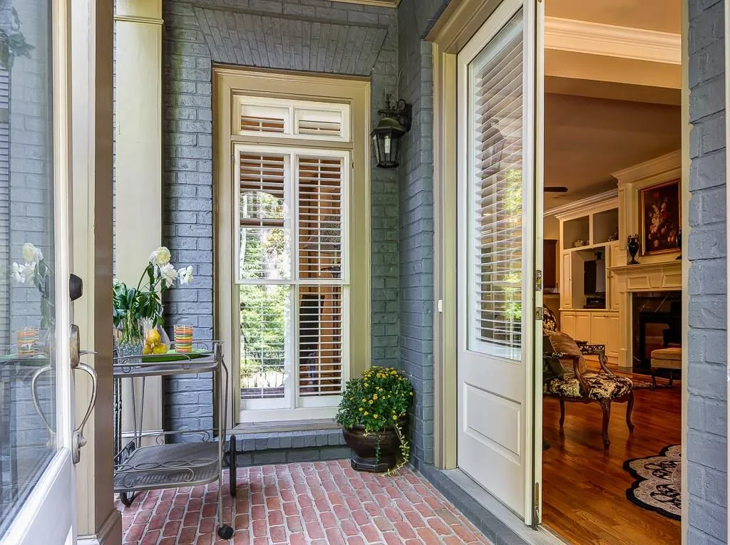3127 Lenox Road Ne Unit 3, Atlanta, Georgia 30324, 3 Bedrooms Bedrooms, ,3 BathroomsBathrooms,Residential,Sold,3127 Lenox Road Ne Unit 3,5706364