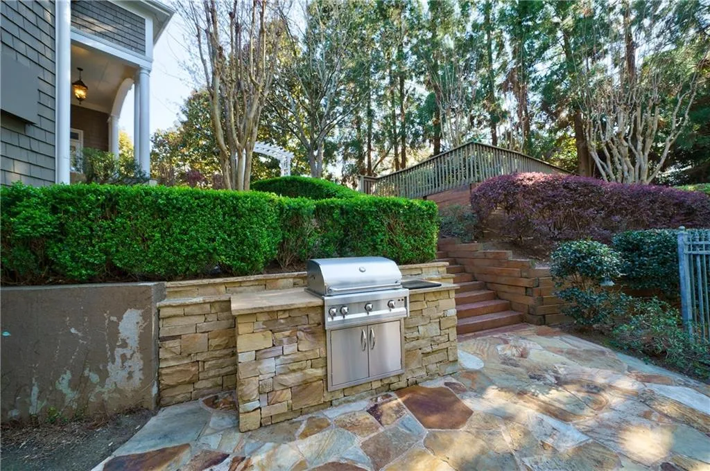 465 Montwicke Chase, Atlanta, Georgia 30327, 5 Bedrooms Bedrooms, ,5 BathroomsBathrooms,Residential,Sold,465 Montwicke Chase,7187962