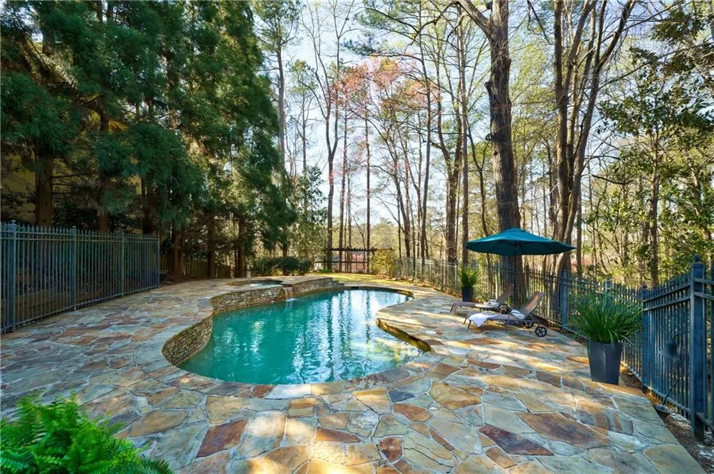 465 Montwicke Chase, Atlanta, Georgia 30327, 5 Bedrooms Bedrooms, ,5 BathroomsBathrooms,Residential,Sold,465 Montwicke Chase,7187962