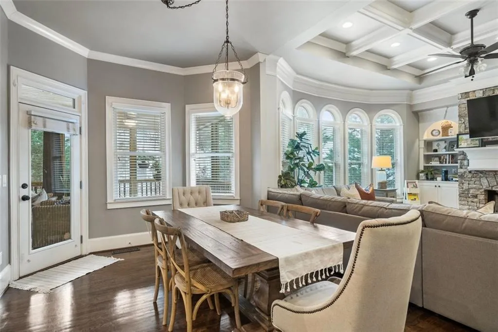 700 Glenferry Trail, Sandy Springs, Georgia 30328, 6 Bedrooms Bedrooms, ,5 BathroomsBathrooms,Residential,Sold,700 Glenferry Trail,6922295