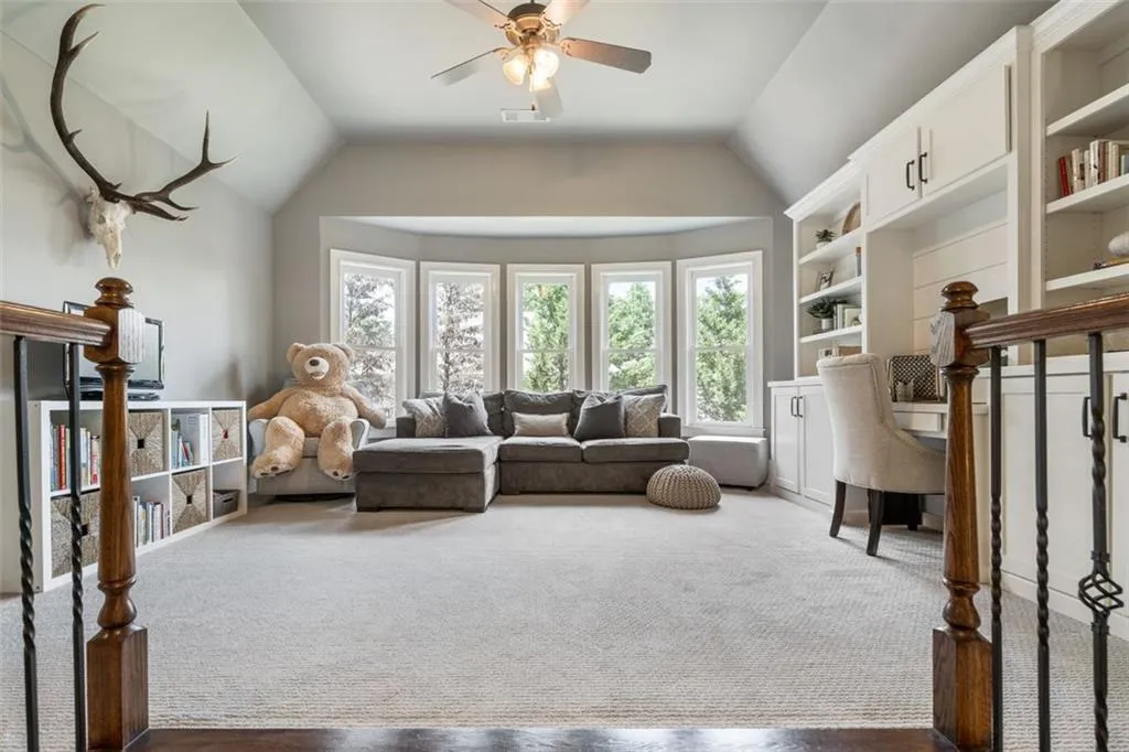 700 Glenferry Trail, Sandy Springs, Georgia 30328, 6 Bedrooms Bedrooms, ,5 BathroomsBathrooms,Residential,Sold,700 Glenferry Trail,6922295