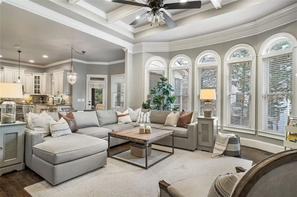 700 Glenferry Trail, Sandy Springs, Georgia 30328, 6 Bedrooms Bedrooms, ,5 BathroomsBathrooms,Residential,Sold,700 Glenferry Trail,6922295