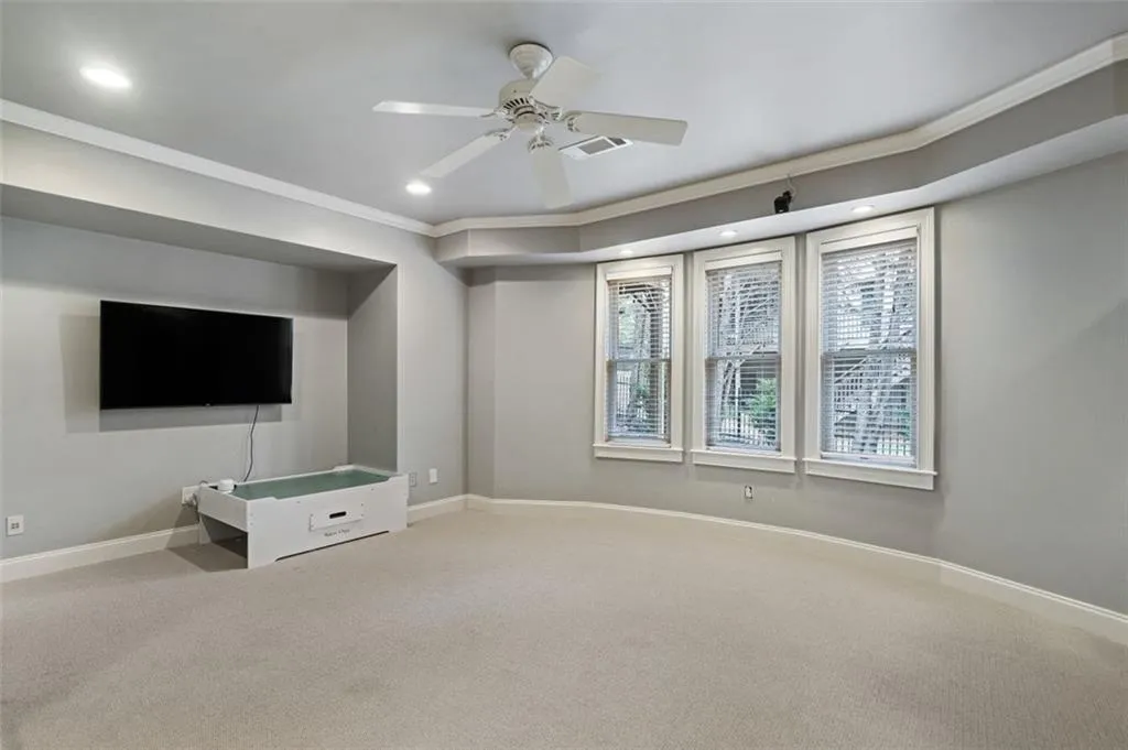 700 Glenferry Trail, Sandy Springs, Georgia 30328, 6 Bedrooms Bedrooms, ,5 BathroomsBathrooms,Residential,Sold,700 Glenferry Trail,6922295