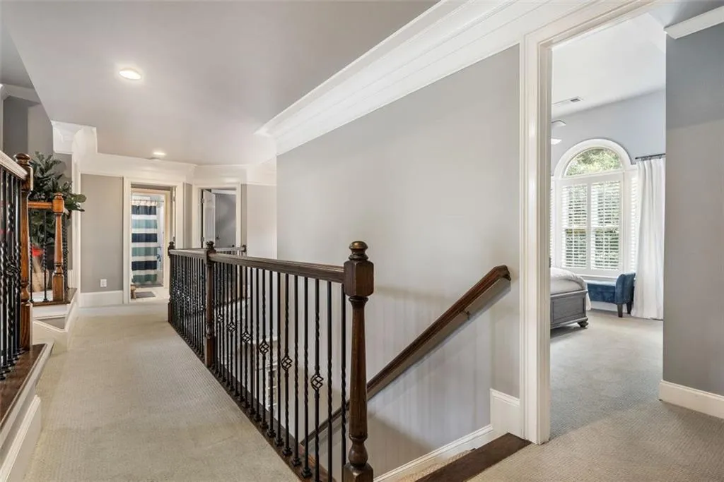 700 Glenferry Trail, Sandy Springs, Georgia 30328, 6 Bedrooms Bedrooms, ,5 BathroomsBathrooms,Residential,Sold,700 Glenferry Trail,6922295