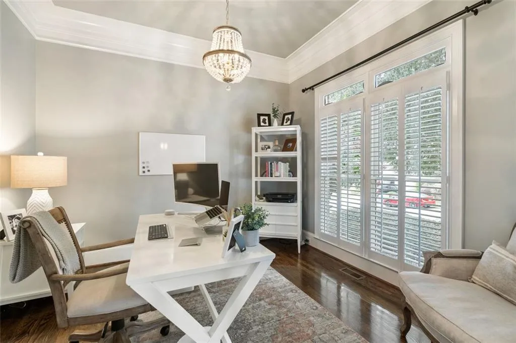 700 Glenferry Trail, Sandy Springs, Georgia 30328, 6 Bedrooms Bedrooms, ,5 BathroomsBathrooms,Residential,Sold,700 Glenferry Trail,6922295