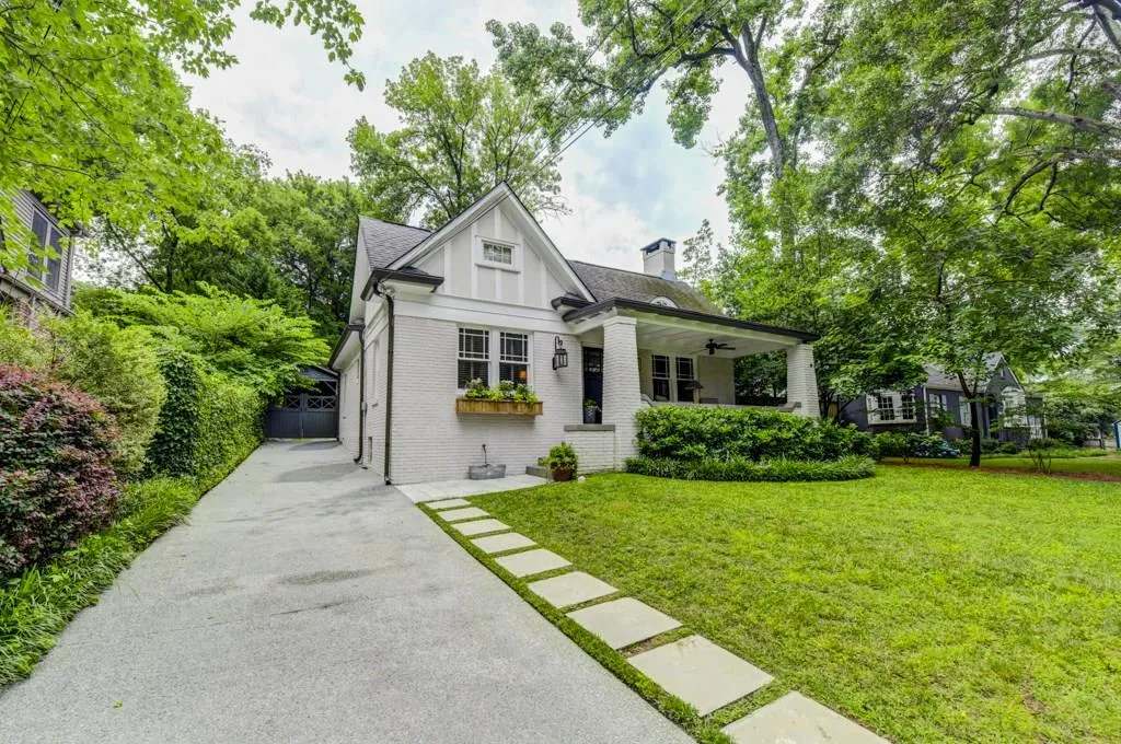 2064 Fairhaven Circle Ne, Atlanta, Georgia 30305, 3 Bedrooms Bedrooms, ,2 BathroomsBathrooms,Residential,Sold,2064 Fairhaven Circle Ne,6026896