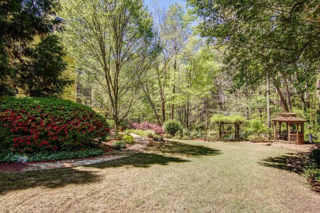 8450 Valemont Drive, Sandy Springs, Georgia 30350, 5 Bedrooms Bedrooms, ,4 BathroomsBathrooms,Residential,Sold,8450 Valemont Drive,6549736