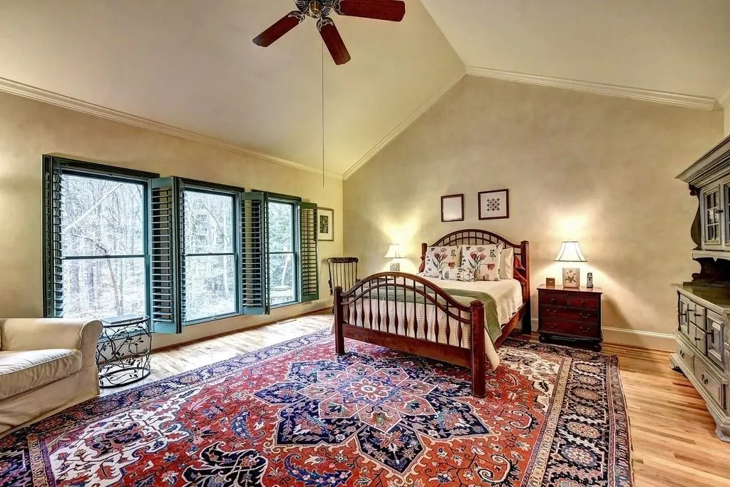 8450 Valemont Drive, Sandy Springs, Georgia 30350, 5 Bedrooms Bedrooms, ,4 BathroomsBathrooms,Residential,Sold,8450 Valemont Drive,6549736
