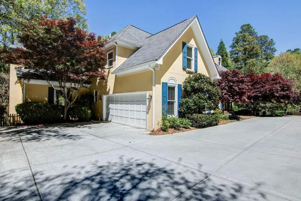 8450 Valemont Drive, Sandy Springs, Georgia 30350, 5 Bedrooms Bedrooms, ,4 BathroomsBathrooms,Residential,Sold,8450 Valemont Drive,6549736