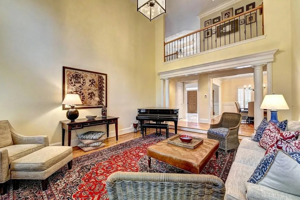 8450 Valemont Drive, Sandy Springs, Georgia 30350, 5 Bedrooms Bedrooms, ,4 BathroomsBathrooms,Residential,Sold,8450 Valemont Drive,6549736