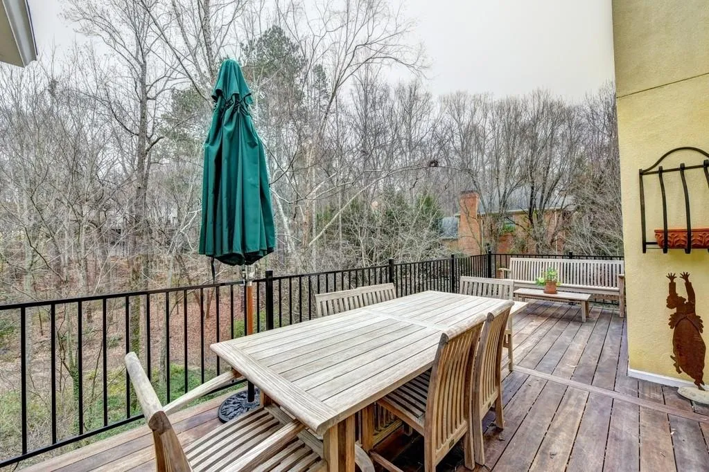 8450 Valemont Drive, Sandy Springs, Georgia 30350, 5 Bedrooms Bedrooms, ,4 BathroomsBathrooms,Residential,Sold,8450 Valemont Drive,6549736