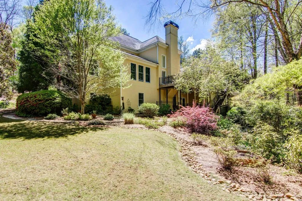 8450 Valemont Drive, Sandy Springs, Georgia 30350, 5 Bedrooms Bedrooms, ,4 BathroomsBathrooms,Residential,Sold,8450 Valemont Drive,6549736