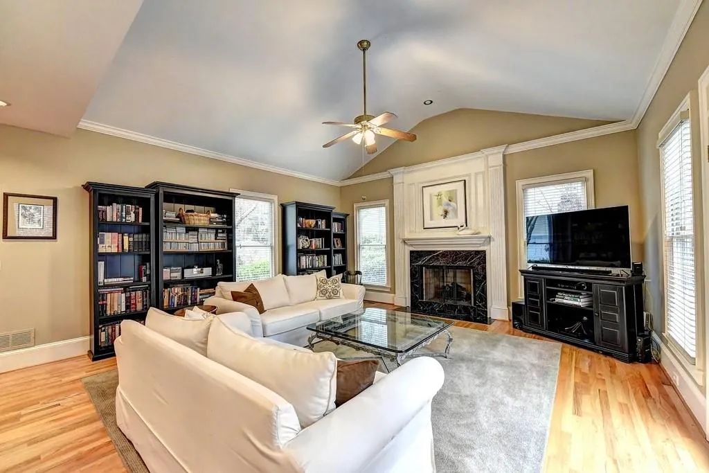 8450 Valemont Drive, Sandy Springs, Georgia 30350, 5 Bedrooms Bedrooms, ,4 BathroomsBathrooms,Residential,Sold,8450 Valemont Drive,6549736