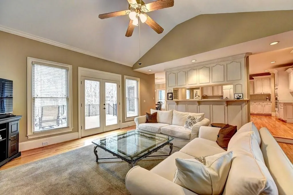 8450 Valemont Drive, Sandy Springs, Georgia 30350, 5 Bedrooms Bedrooms, ,4 BathroomsBathrooms,Residential,Sold,8450 Valemont Drive,6549736