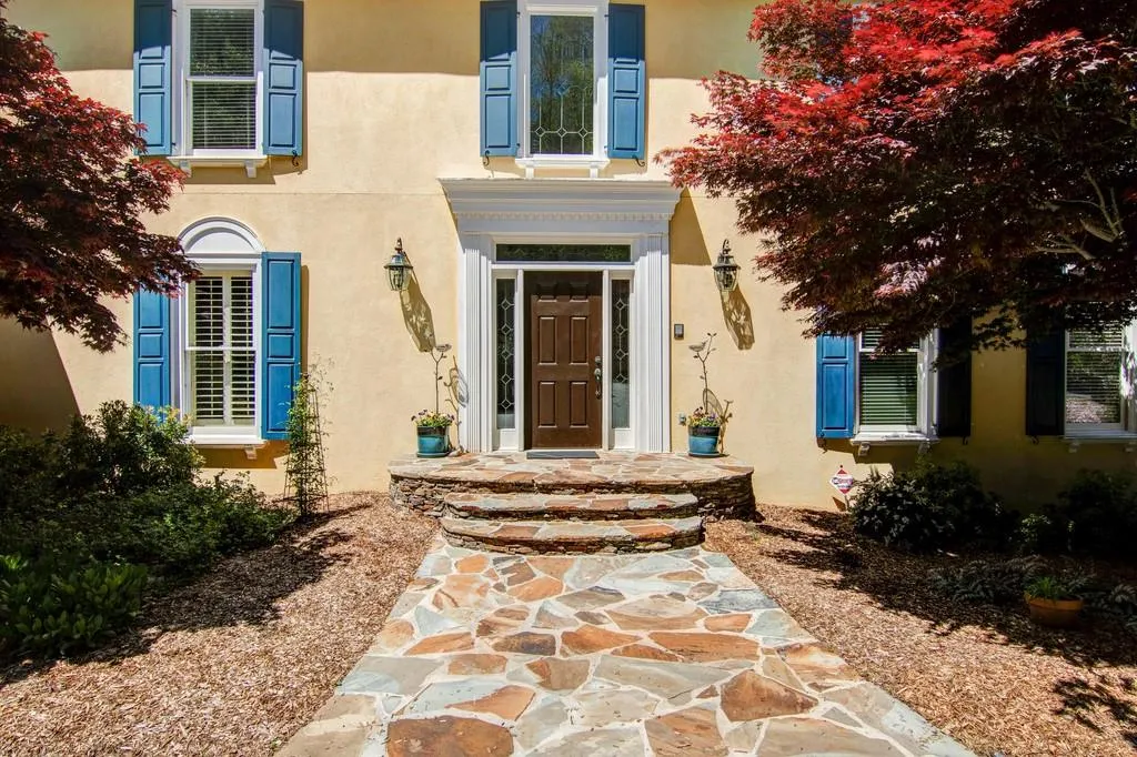 8450 Valemont Drive, Sandy Springs, Georgia 30350, 5 Bedrooms Bedrooms, ,4 BathroomsBathrooms,Residential,Sold,8450 Valemont Drive,6549736