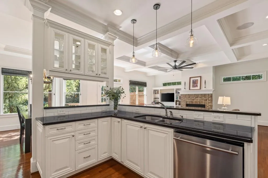 643 Royer Court, Sandy Springs, Georgia 30342, 4 Bedrooms Bedrooms, ,3 BathroomsBathrooms,Residential,Sold,643 Royer Court,6622468