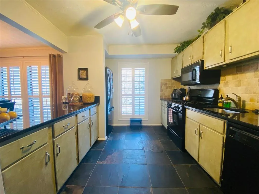 1702 Woodcliff Drive, Atlanta, Georgia 30350, 2 Bedrooms Bedrooms, ,2 BathroomsBathrooms,Residential,Sold,1702 Woodcliff Drive,6993810