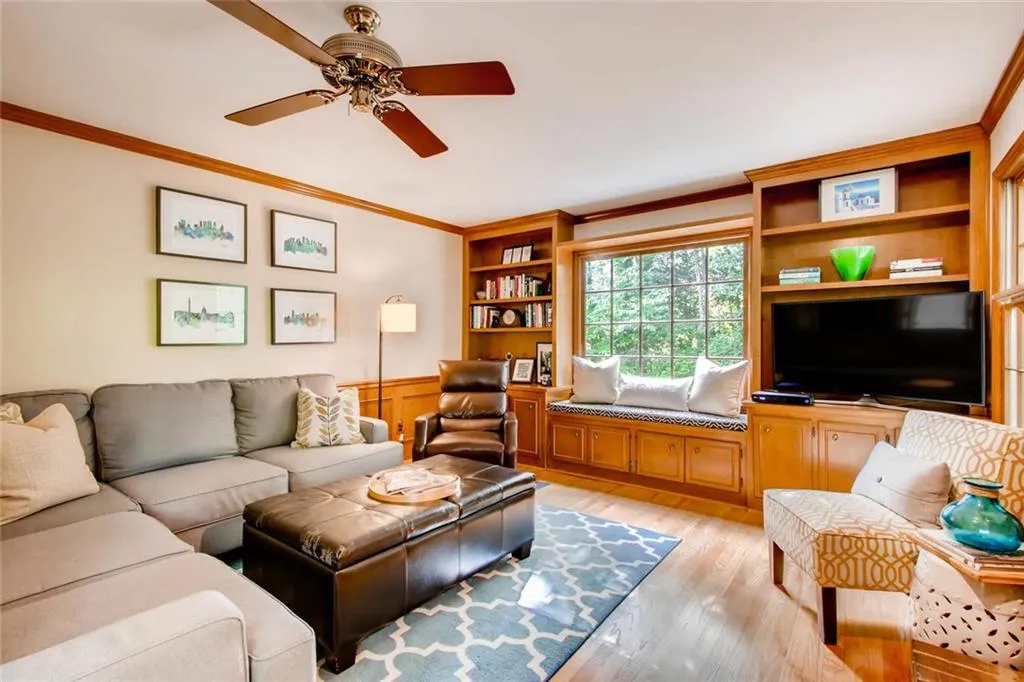 585 Calaveras Drive Ne, Sandy Springs, Georgia 30350, 4 Bedrooms Bedrooms, ,2 BathroomsBathrooms,Residential,Sold,585 Calaveras Drive Ne,6023685