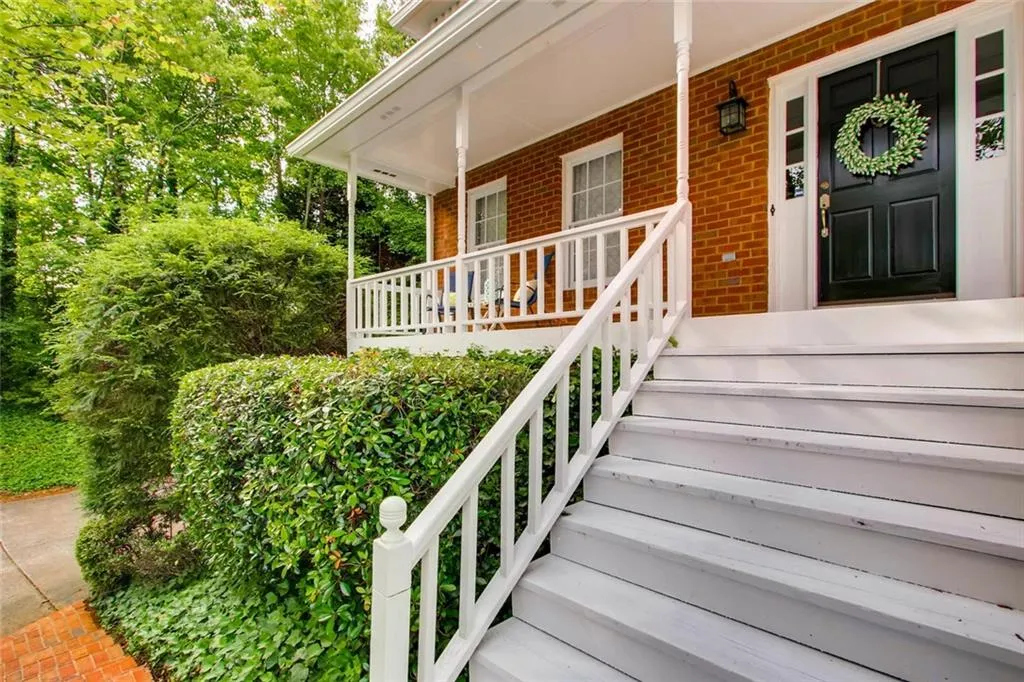 585 Calaveras Drive Ne, Sandy Springs, Georgia 30350, 4 Bedrooms Bedrooms, ,2 BathroomsBathrooms,Residential,Sold,585 Calaveras Drive Ne,6023685