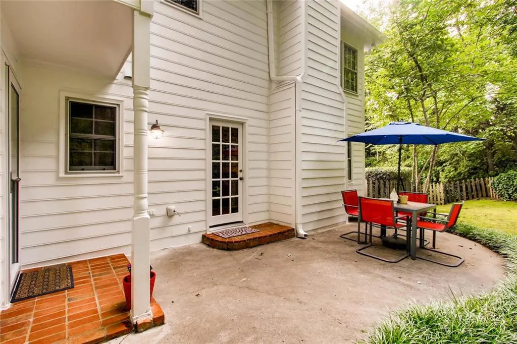 585 Calaveras Drive Ne, Sandy Springs, Georgia 30350, 4 Bedrooms Bedrooms, ,2 BathroomsBathrooms,Residential,Sold,585 Calaveras Drive Ne,6023685