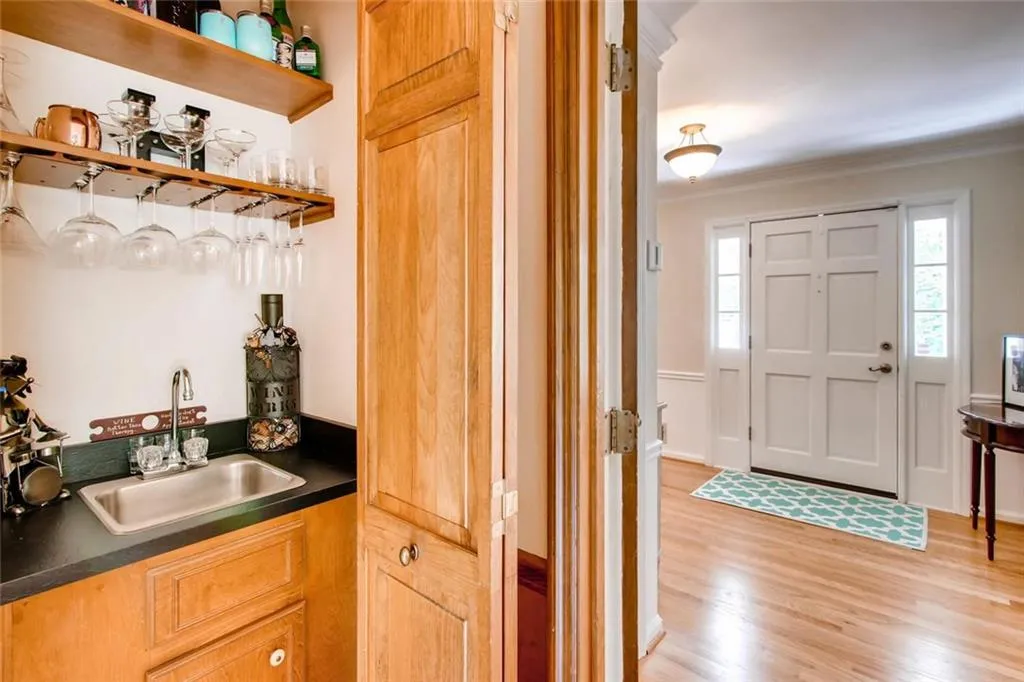 585 Calaveras Drive Ne, Sandy Springs, Georgia 30350, 4 Bedrooms Bedrooms, ,2 BathroomsBathrooms,Residential,Sold,585 Calaveras Drive Ne,6023685