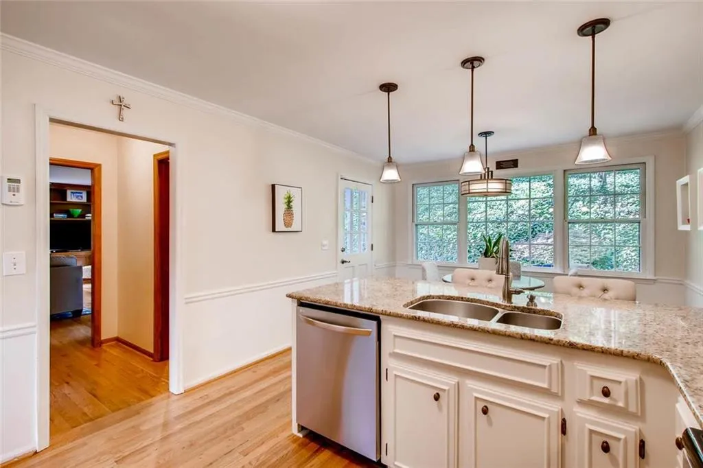 585 Calaveras Drive Ne, Sandy Springs, Georgia 30350, 4 Bedrooms Bedrooms, ,2 BathroomsBathrooms,Residential,Sold,585 Calaveras Drive Ne,6023685