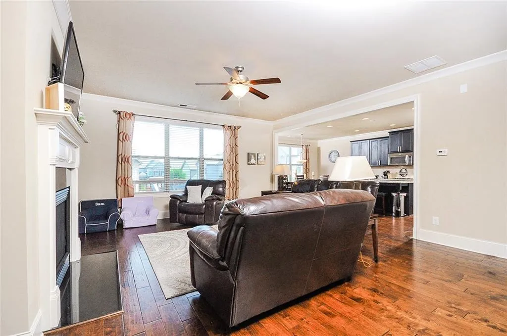 7645 Glisten Avenue, Atlanta, Georgia 30328, 4 Bedrooms Bedrooms, ,3 BathroomsBathrooms,Residential,Sold,7645 Glisten Avenue,6516218