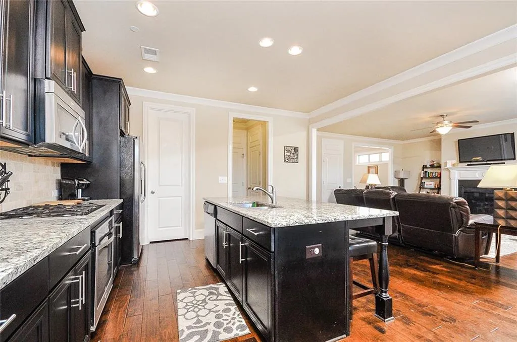 7645 Glisten Avenue, Atlanta, Georgia 30328, 4 Bedrooms Bedrooms, ,3 BathroomsBathrooms,Residential,Sold,7645 Glisten Avenue,6516218