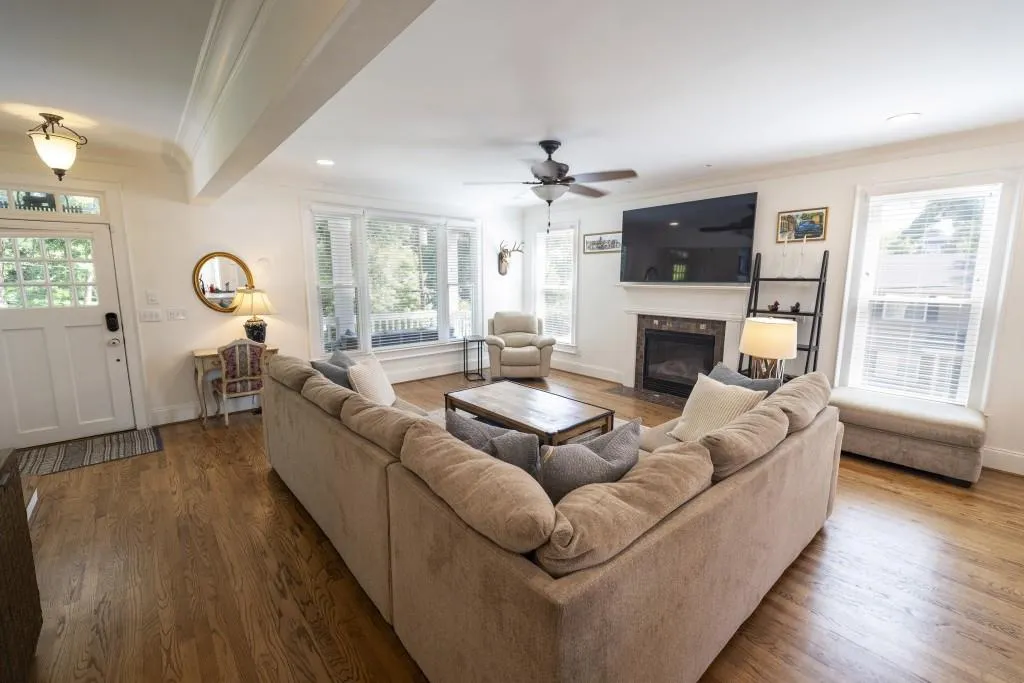 1164 Baylor Street Nw, Atlanta, Georgia 30318, 3 Bedrooms Bedrooms, ,2 BathroomsBathrooms,Residential,Sold,1164 Baylor Street Nw,7587723
