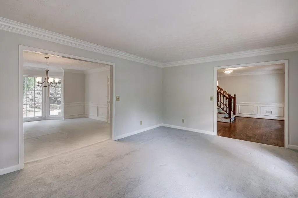 475 Hunters Crossing Drive, Sandy Springs, Georgia 30328, 4 Bedrooms Bedrooms, ,3 BathroomsBathrooms,Residential,Sold,475 Hunters Crossing Drive,6017863
