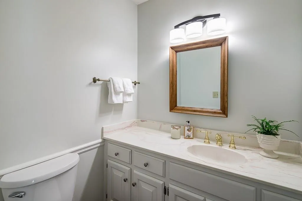 475 Hunters Crossing Drive, Sandy Springs, Georgia 30328, 4 Bedrooms Bedrooms, ,3 BathroomsBathrooms,Residential,Sold,475 Hunters Crossing Drive,6017863