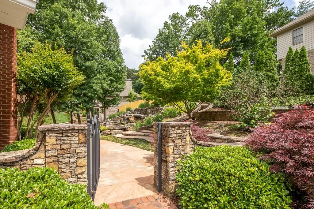 475 Hunters Crossing Drive, Sandy Springs, Georgia 30328, 4 Bedrooms Bedrooms, ,3 BathroomsBathrooms,Residential,Sold,475 Hunters Crossing Drive,6017863