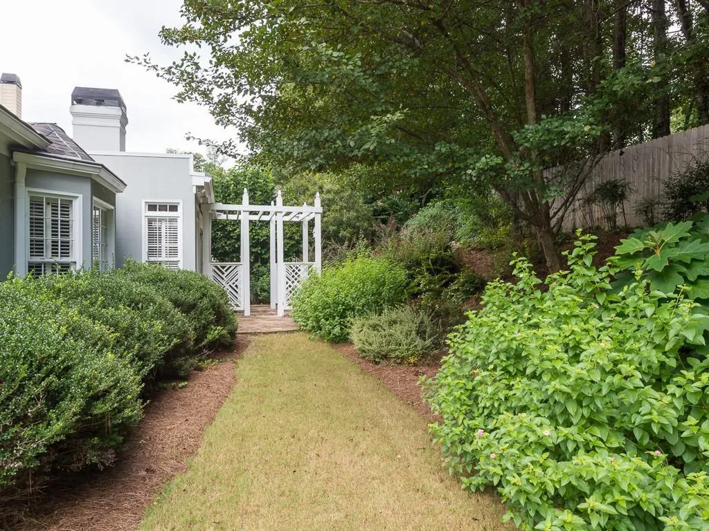 230 Woodchase Close, Atlanta, Georgia 30319, 3 Bedrooms Bedrooms, ,4 BathroomsBathrooms,Residential,Sold,230 Woodchase Close,5896691