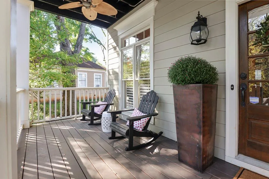 1050 Tumlin Street Nw, Atlanta, Georgia 30318, 3 Bedrooms Bedrooms, ,2 BathroomsBathrooms,Residential,Sold,1050 Tumlin Street Nw,6087161