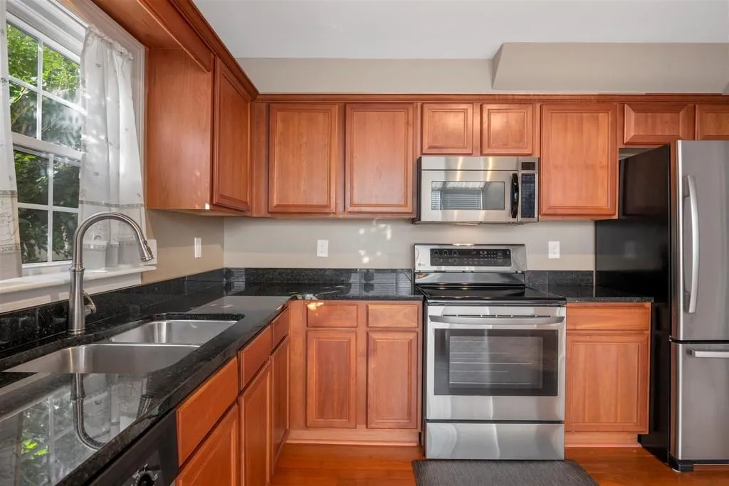 33 Mount Vernon Circle, Atlanta, Georgia 30338, 2 Bedrooms Bedrooms, ,2 BathroomsBathrooms,Residential,Sold,33 Mount Vernon Circle,6785098