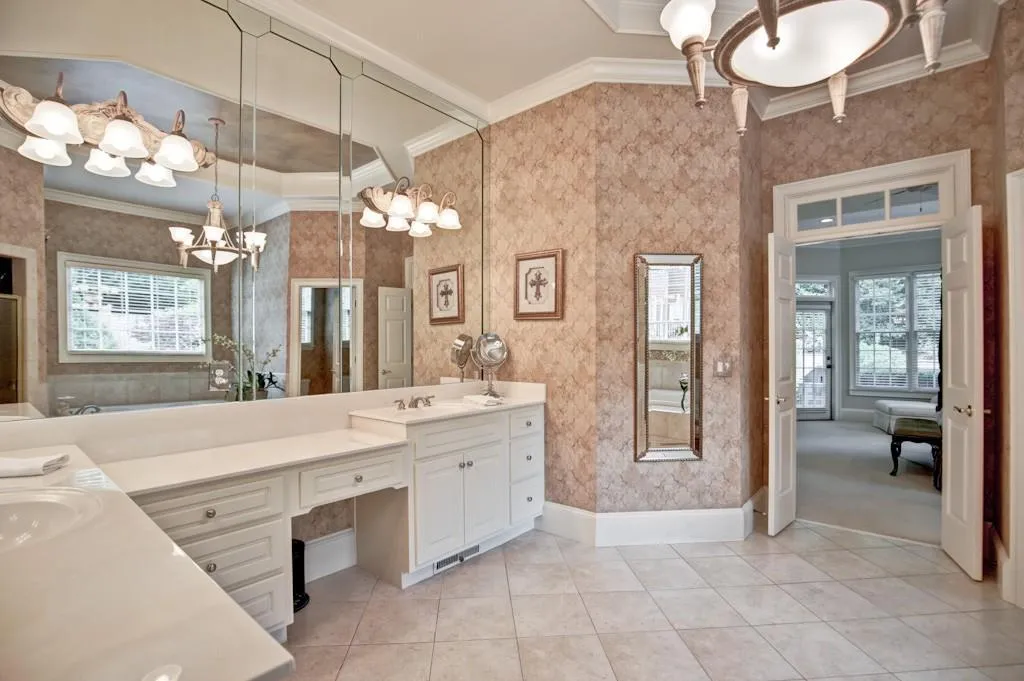 624 Windsor Parkway, Sandy Springs, Georgia 30342, 4 Bedrooms Bedrooms, ,5 BathroomsBathrooms,Residential,Sold,624 Windsor Parkway,5850556