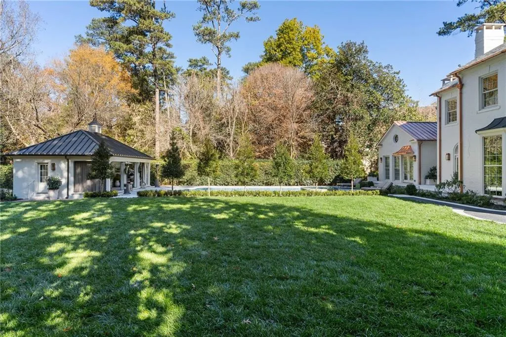 3488 Tuxedo Road Nw, Atlanta, Georgia 30305, 5 Bedrooms Bedrooms, ,6 BathroomsBathrooms,Residential,For Sale,3488 Tuxedo Road Nw,7488652