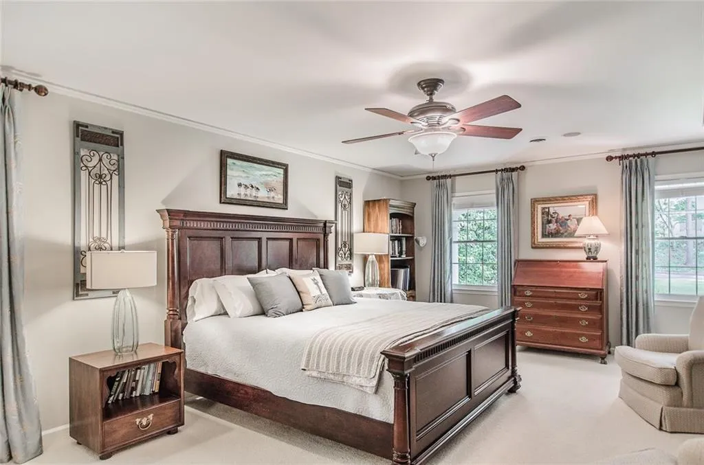 925 Riverside Trace, Sandy Springs, Georgia 30328, 5 Bedrooms Bedrooms, ,3 BathroomsBathrooms,Residential,Sold,925 Riverside Trace,5689787