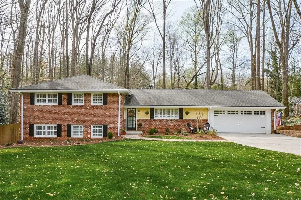 5572 Sherrell Drive, Sandy Springs, Georgia 30342, 4 Bedrooms Bedrooms, ,3 BathroomsBathrooms,Residential,Sold,5572 Sherrell Drive,5661233