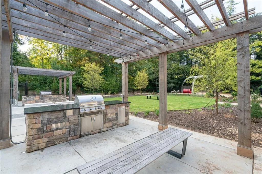 795 Hammond Drive Unit 1613, Atlanta, Georgia 30328, 2 Bedrooms Bedrooms, ,2 BathroomsBathrooms,Residential,Sold,795 Hammond Drive Unit 1613,6955769